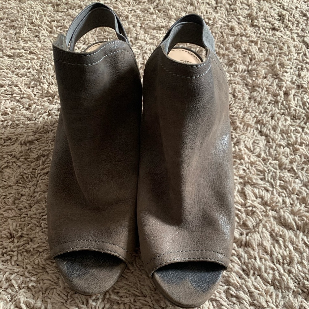 Vince Camuto Leather Heels Size 8